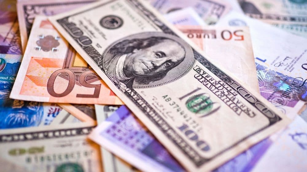 cédulas de dinheiro estrangeiro investimento internacional